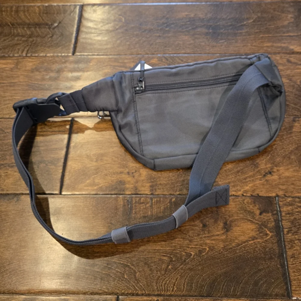 NWT Foldie Crossbody Bag Grey - Picture 6 of 10